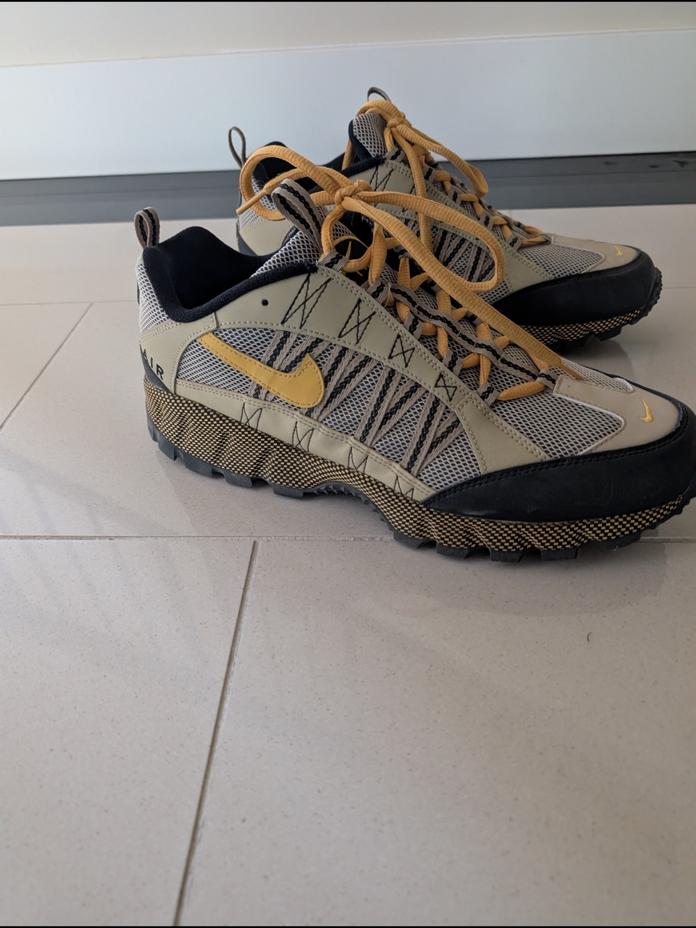 Nike Men’s Sneakers - Beige with Yellow Accents